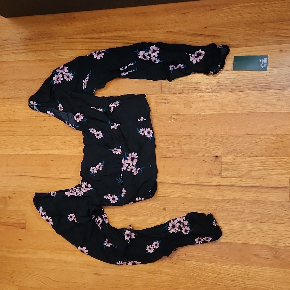 Wild fable floral long sleeve top